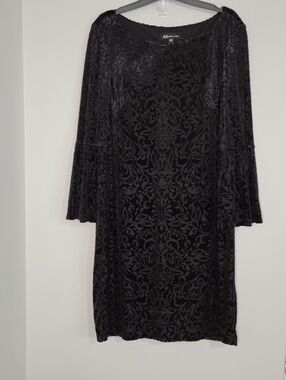 Anne Klein Black Velvet Floral Bell-Sleeve Shift Dress. Size L. Whimsigoth